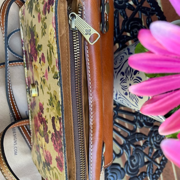 Patricia Nash ‘Torrie’ Antique Rose crossbody. - Picture 4 of 6